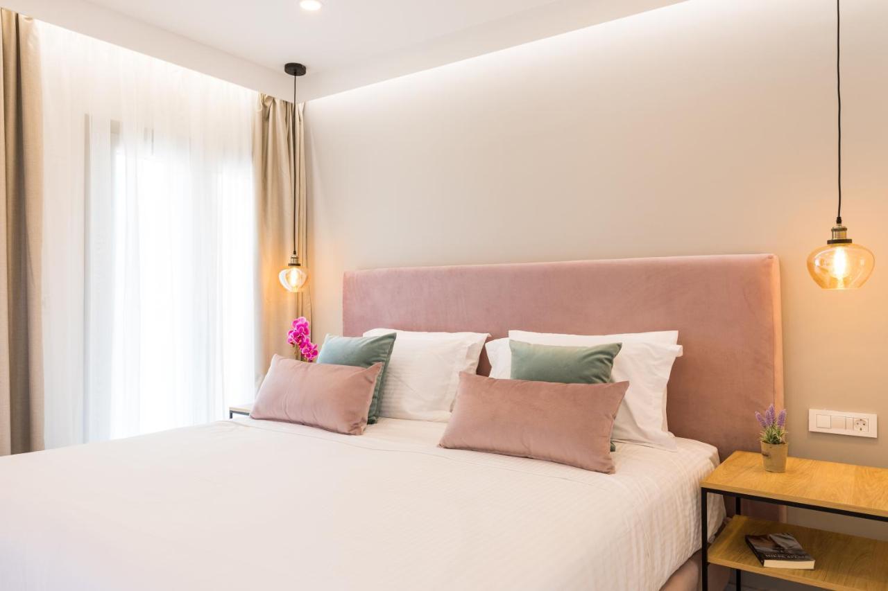 V Luxury Suites Kanálion Eksteriør bilde